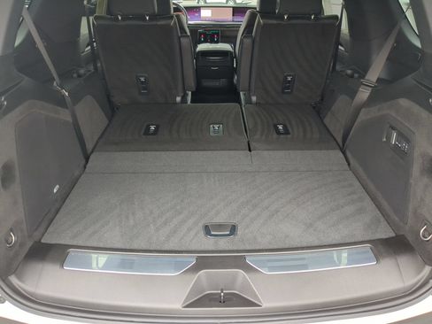 Certified 2025 Cadillac Escalade Sport AWD/4WD image 25