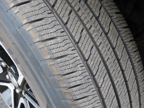 Used 2024 Ford Expedition XLT RWD image 19