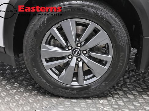 Used 2024 Nissan Pathfinder S AWD/4WD image 31