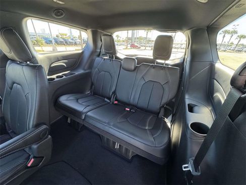 New 2026 Chrysler Pacifica Select w/ S Appearance Package image 13