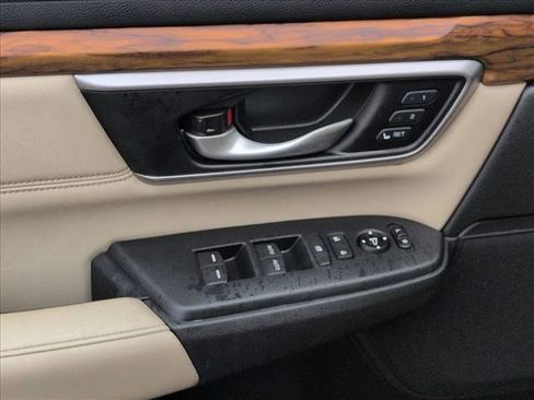 Used 2018 Honda CR-V Touring image 12