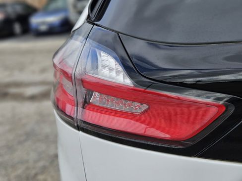 Certified 2024 Ford Edge SE w/ Black Appearance Package image 10