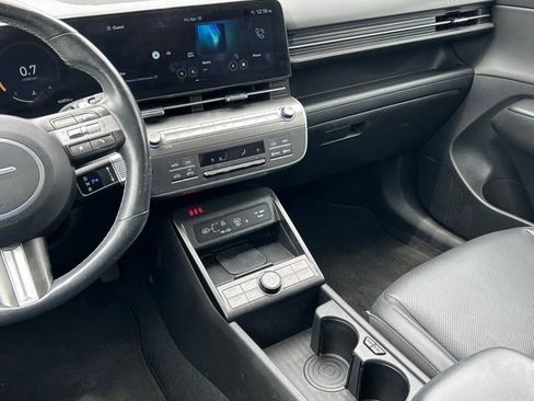 Used 2024 Hyundai Kona Limited image 22