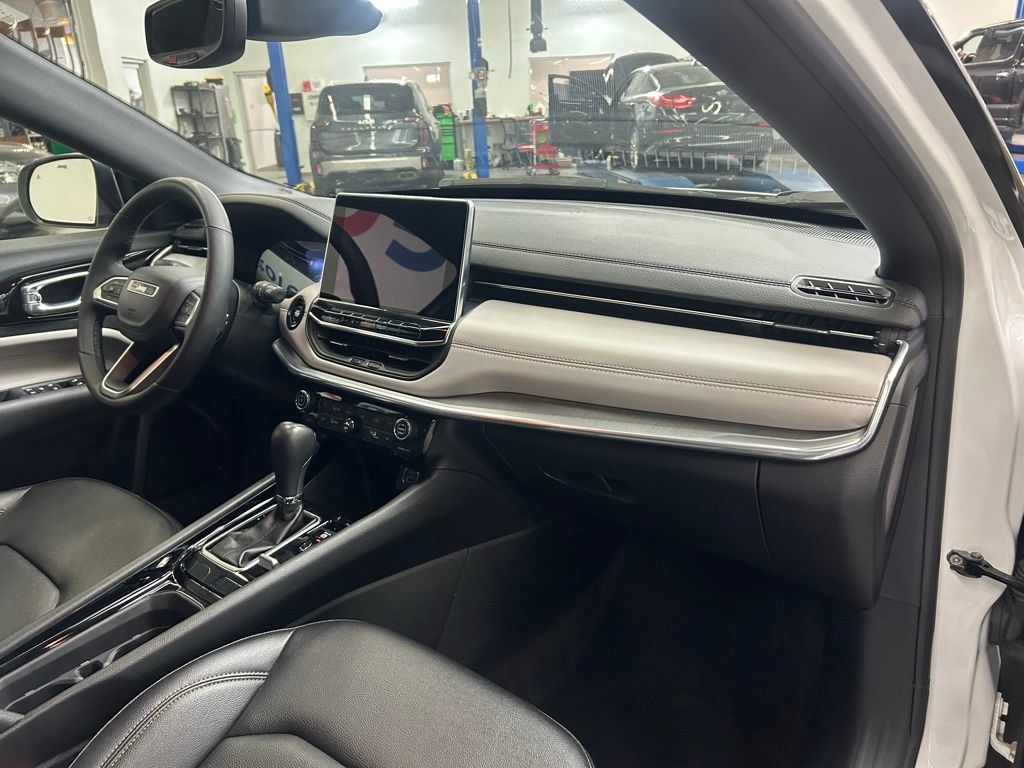 Used 2024 Jeep Compass Limited AWD/4WD image 18