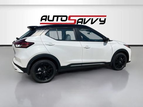 Used 2024 Nissan Kicks SR w/ SR Premium Package FWD image 7
