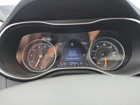 Used 2020 Jeep Cherokee Trailhawk w/ Cold Weather Group image 27