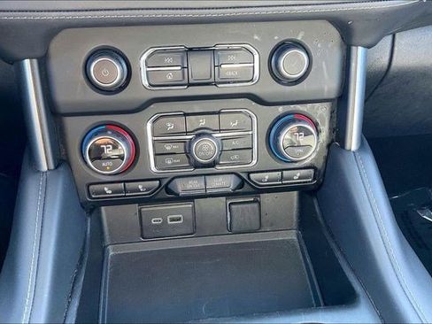 Used 2024 Chevrolet Suburban LT image 37