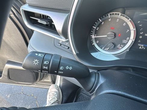 Used 2025 Toyota Highlander XLE AWD/4WD image 18