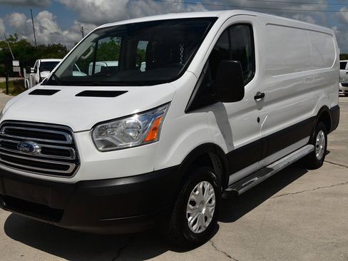 Used 2019 Ford Transit 250 130 Low Roof w/ Exterior Upgrade Package RWD image 3