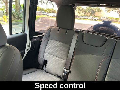 Certified 2022 Jeep Wrangler Unlimited Rubicon image 13