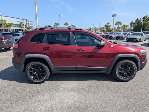 Used 2021 Jeep Cherokee Trailhawk w/ Sun, Sound & Nav Group AWD/4WD image 3