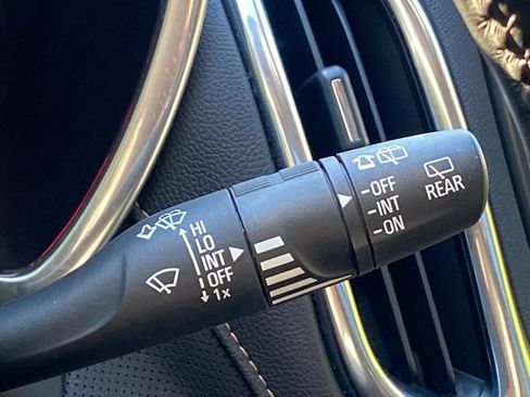 Used 2020 Chevrolet Equinox Premier FWD image 23