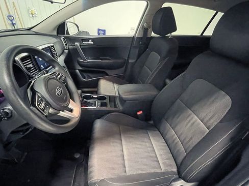 Used 2020 Kia Sportage LX image 3