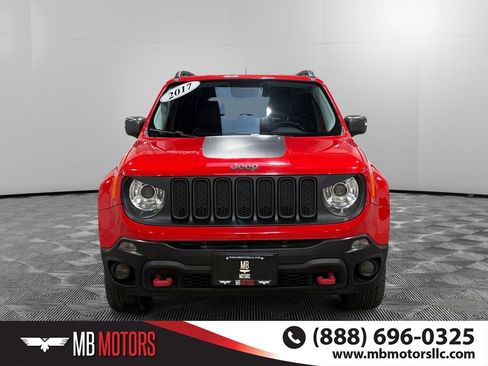 Used 2017 Jeep Renegade Trailhawk w/ Premium Trailhawk Package image 10
