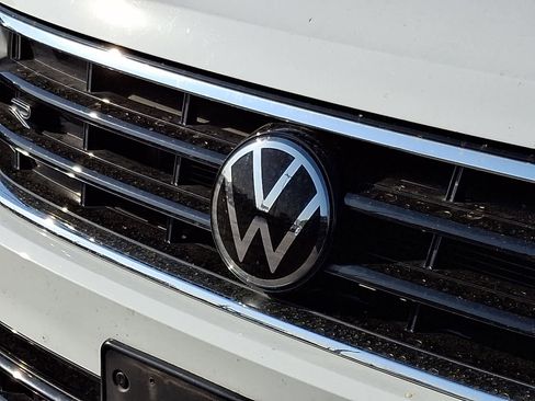 Used 2022 Volkswagen Tiguan SE R-Line image 6