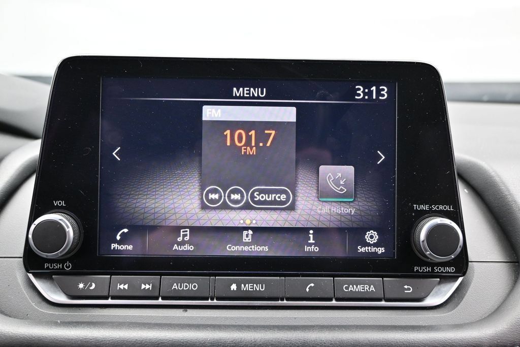 Used 2024 Nissan Rogue S AWD/4WD image 27