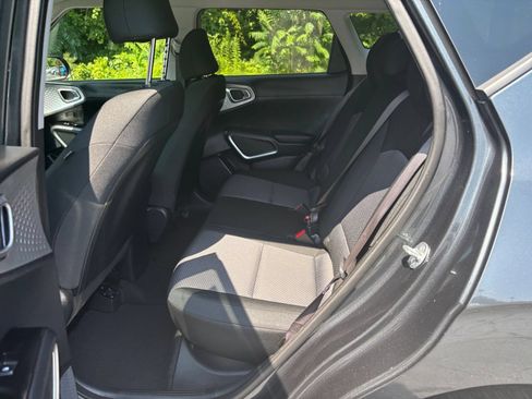 Used 2025 Kia Soul LX w/ LX Technology Package FWD image 21