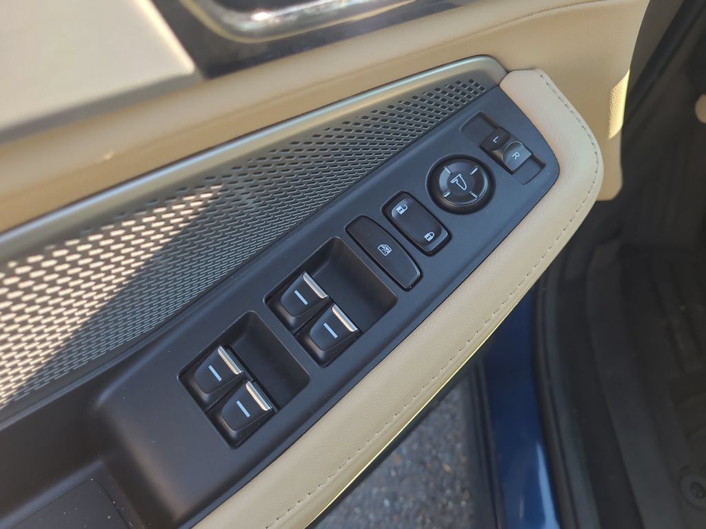 Certified 2025 Acura MDX FWD image 24