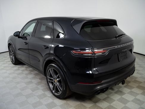 Certified 2022 Porsche Cayenne Platinum Edition w/ Premium Package Plus image 3
