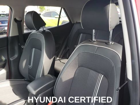 Certified 2025 Hyundai Venue Limited FWD image 11