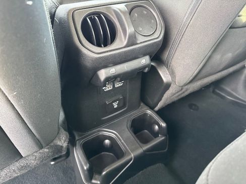 Used 2023 Jeep Gladiator Overland image 27