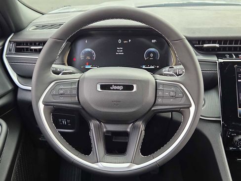 New 2025 Jeep Grand Cherokee Laredo X w/ Luxury Tech Group I image 23