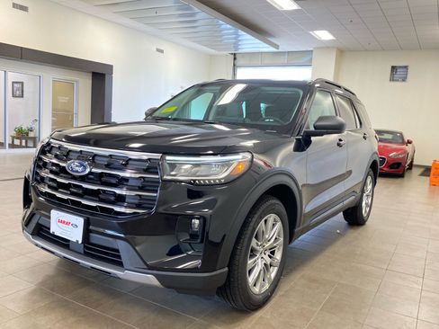 New 2026 Ford Explorer Active w/ Active Comfort Package AWD/4WD image 4