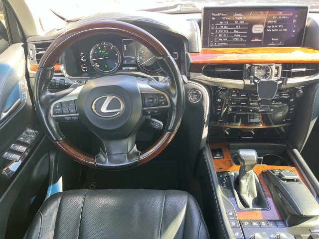 Used 2020 Lexus LX 570 4WD w/ Luxury Package image 13