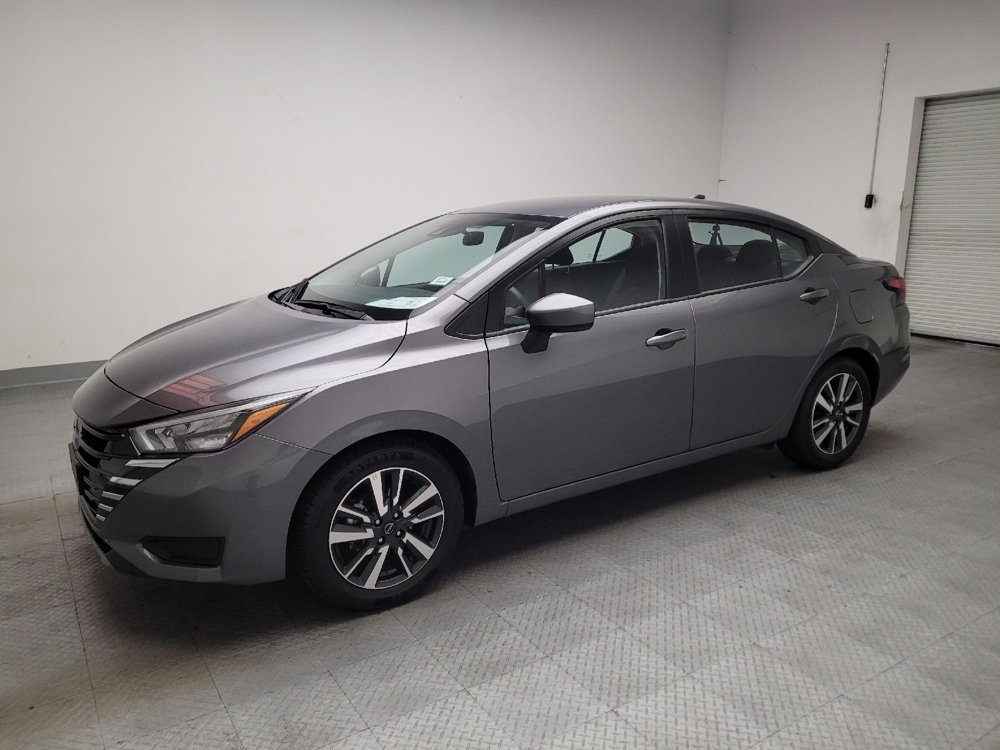 Used 2025 Nissan Versa SV FWD image 2