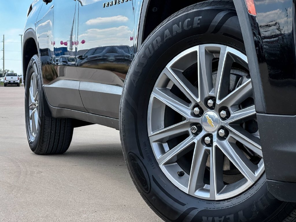 Used 2022 Chevrolet Traverse LT FWD image 9