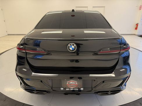 Used 2023 BMW 760i xDrive image 6