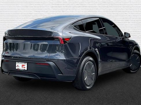Used 2026 Tesla Model Y 2WD image 6