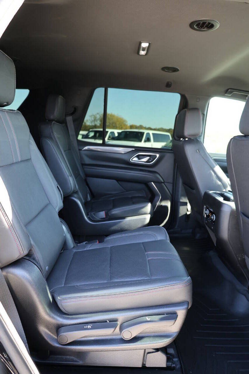 Used 2022 Chevrolet Tahoe RST w/ Luxury Package AWD/4WD image 15