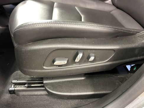 Certified 2023 Cadillac XT5 Premium Luxury image 25