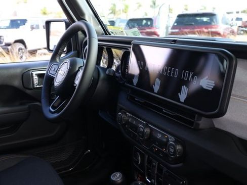 New 2025 Jeep Gladiator Willys image 19