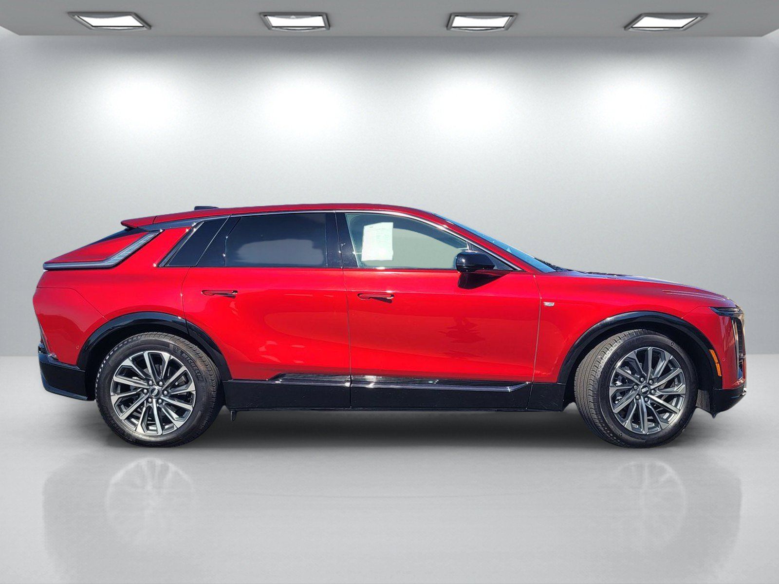 Certified 2024 Cadillac Lyriq Sport AWD/4WD image 3