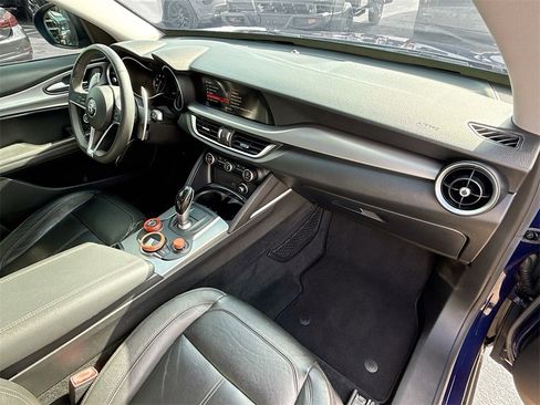 Used 2018 Alfa Romeo Stelvio Sport w/ Quick Order Package 22J Sport image 34