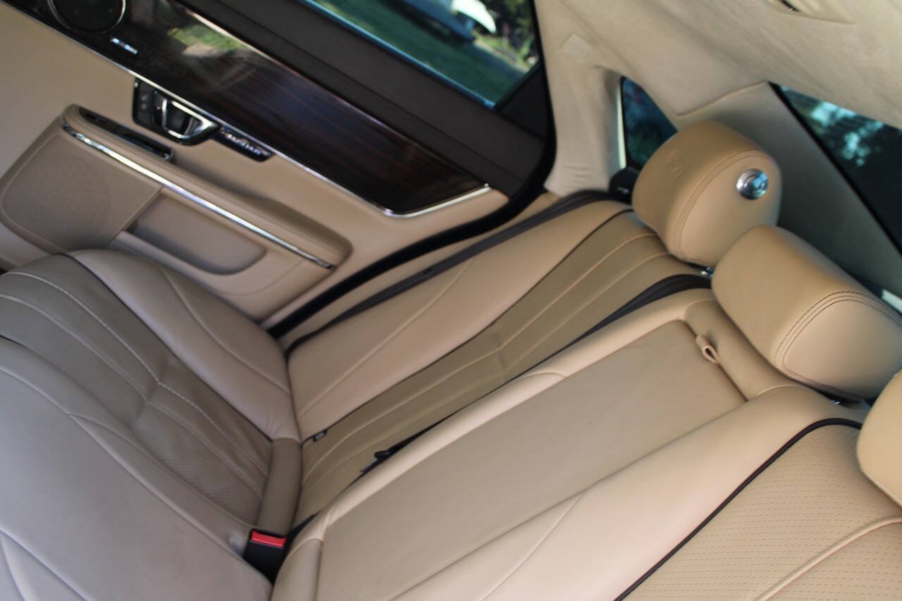 Used 2014 Jaguar XJ L Portfolio RWD image 40