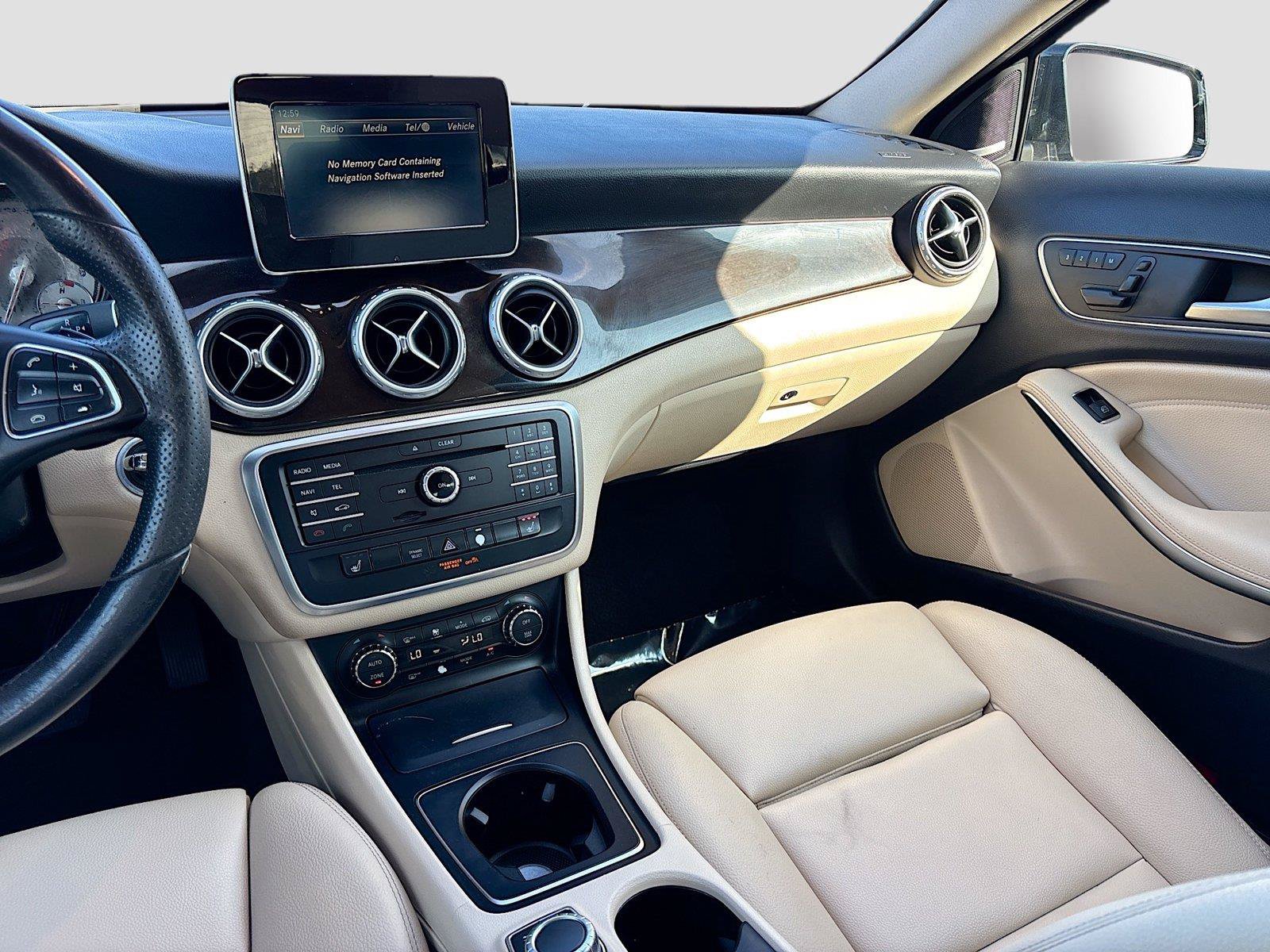 Used 2017 Mercedes-Benz GLA 250 w/ Premium Package image 22