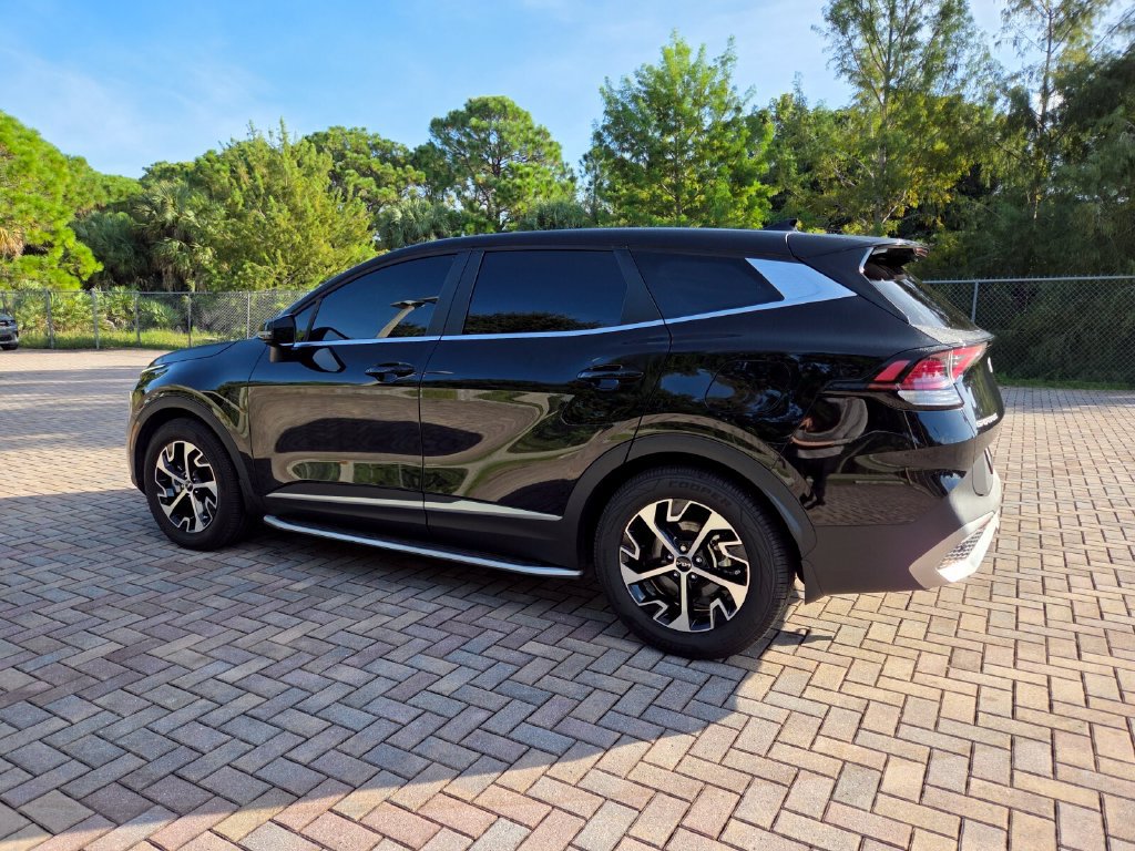 Used 2024 Kia Sportage EX FWD image 9