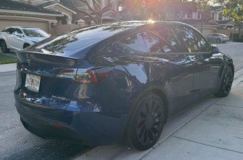 Used 2022 Tesla Model Y Performance AWD/4WD image 3