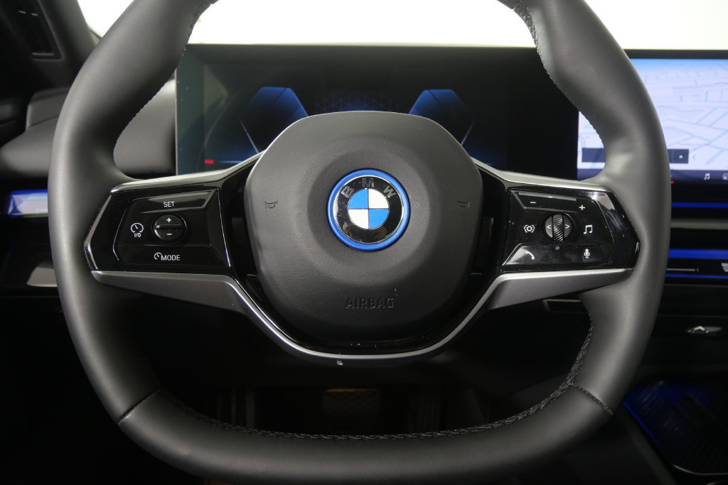 Used 2024 BMW i5 eDrive40i w/ Premium Package RWD image 19