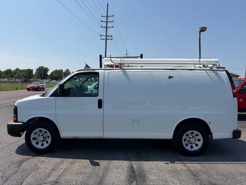 Used 2010 Chevrolet Express 1500 RWD image 1