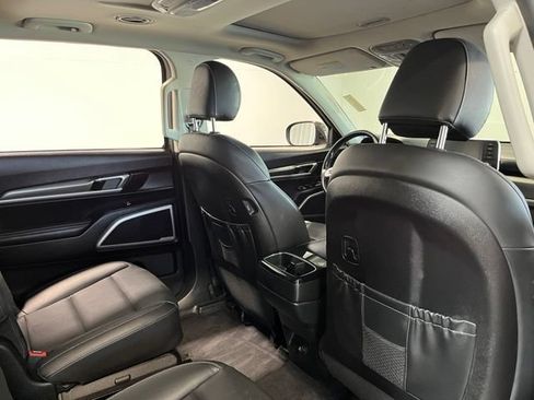 Used 2021 Kia Telluride S AWD/4WD image 14