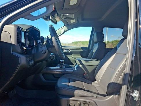 Certified 2024 Chevrolet Silverado 1500 LTZ AWD/4WD image 8