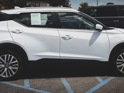 Used 2022 Nissan Kicks SV FWD image 13