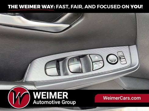 Used 2024 Nissan Sentra SV FWD image 17