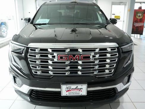 Used 2024 GMC Acadia Denali image 5