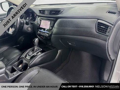 Certified 2018 Nissan Rogue SL image 30