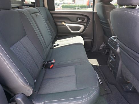 Used 2017 Nissan Titan SV RWD image 23